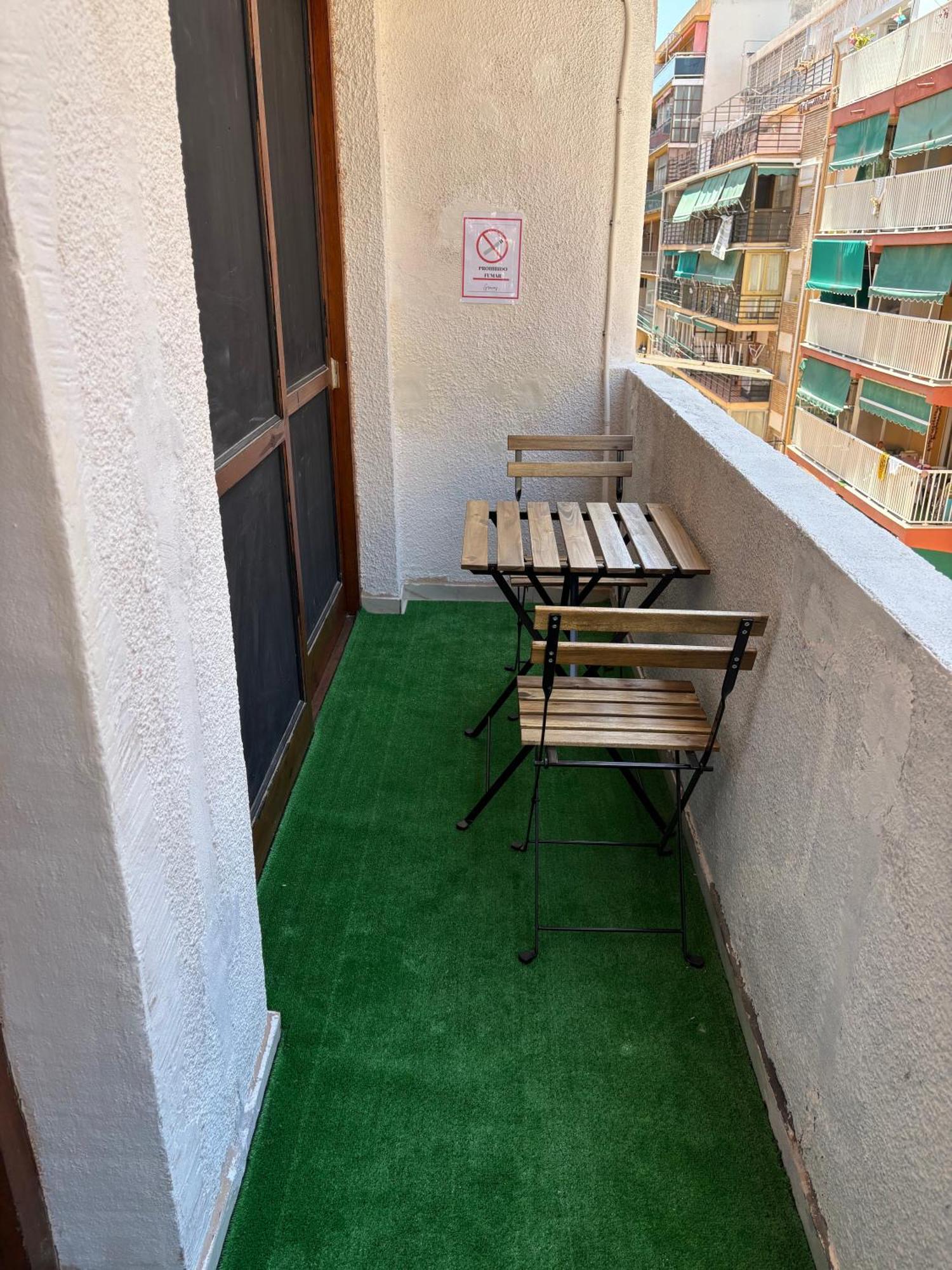 Spanglish Hostel Benidorm Exterior foto